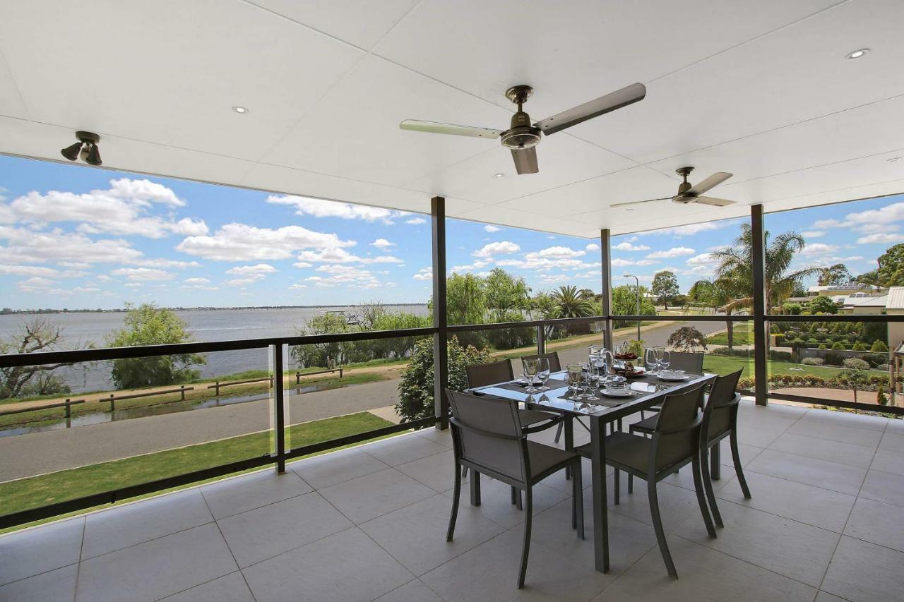 The Grand Holiday House Villa Yarrawonga Exterior photo